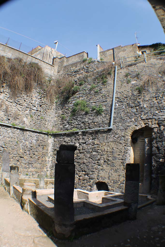 VII.2 Herculaneum. March 2014. Looking towards upper north and west walls.
Foto Annette Haug, ERC Grant 681269 DÉCOR.